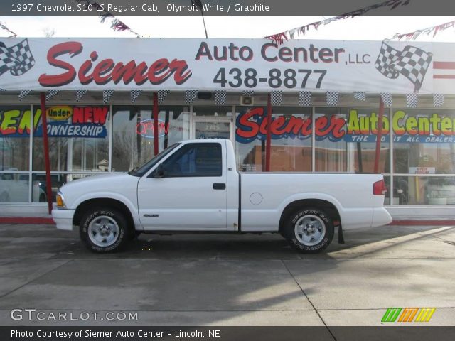 1997 Chevrolet S10 LS Regular Cab in Olympic White