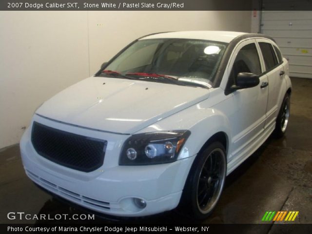 2007 Dodge Caliber SXT in Stone White