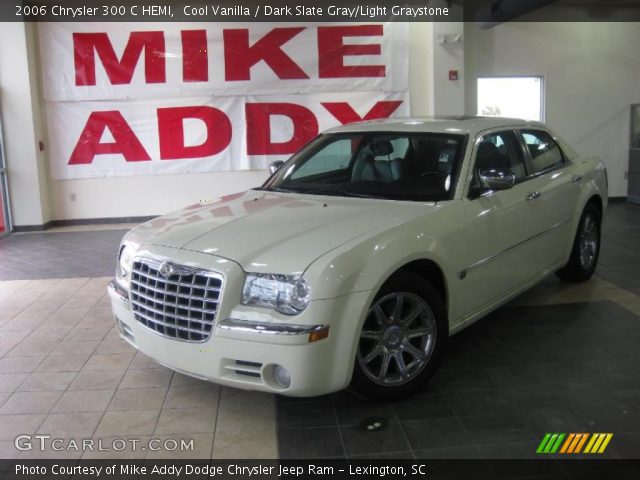 2006 Chrysler 300 C HEMI in Cool Vanilla
