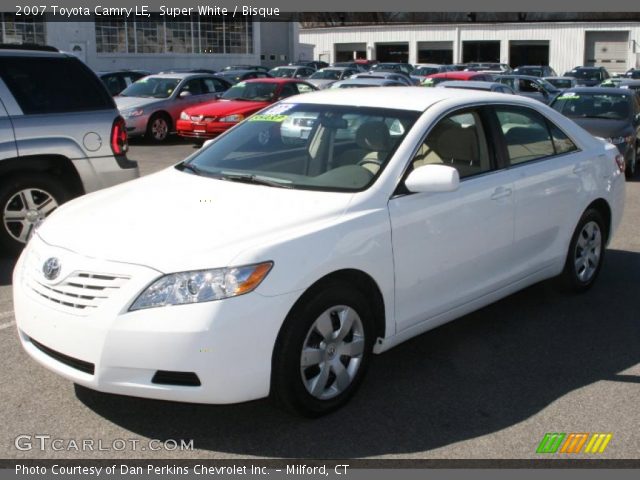 2007 Toyota Camry LE in Super White