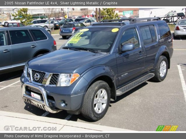 2005 Nissan Pathfinder LE 4x4 in Silver Lightning Metallic