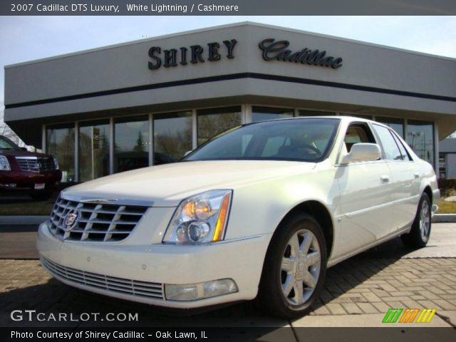 2007 Cadillac DTS Luxury in White Lightning