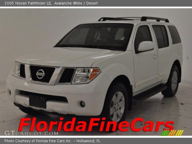 2005 Nissan Pathfinder LE in Avalanche White