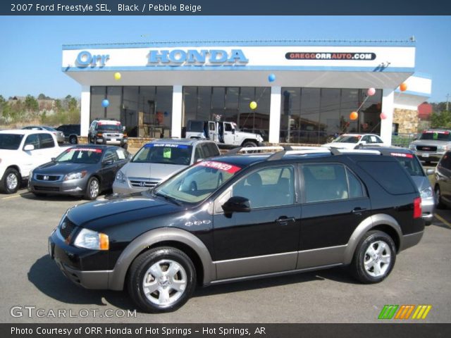 2007 Ford Freestyle SEL in Black