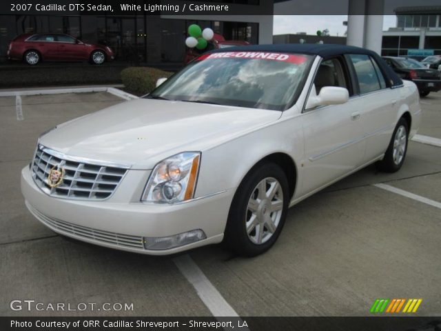 2007 Cadillac DTS Sedan in White Lightning