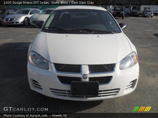 2005 Dodge Stratus SXT Sedan in Stone White