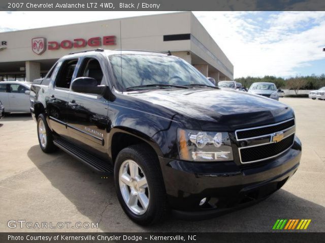 2007 Chevrolet Avalanche LTZ 4WD in Black