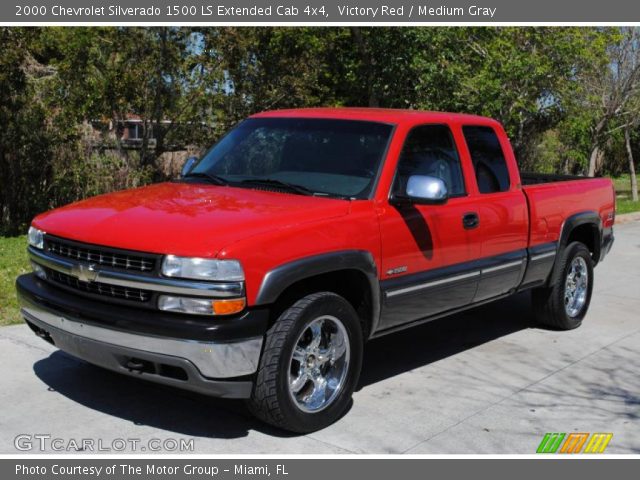 2000 Chevrolet Silverado 1500 LS Extended Cab 4x4 in Victory Red