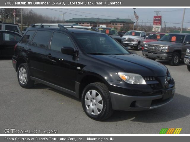2005 Mitsubishi Outlander LS AWD in Labrador Black Pearl
