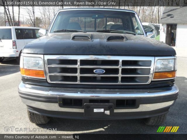 1996 Ford F150 XL Extended Cab 4x4 in Raven Black