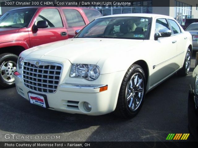 2007 Chrysler 300 C HEMI in Cool Vanilla
