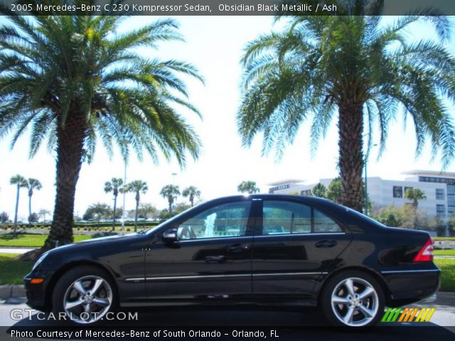 2005 Mercedes-Benz C 230 Kompressor Sedan in Obsidian Black Metallic