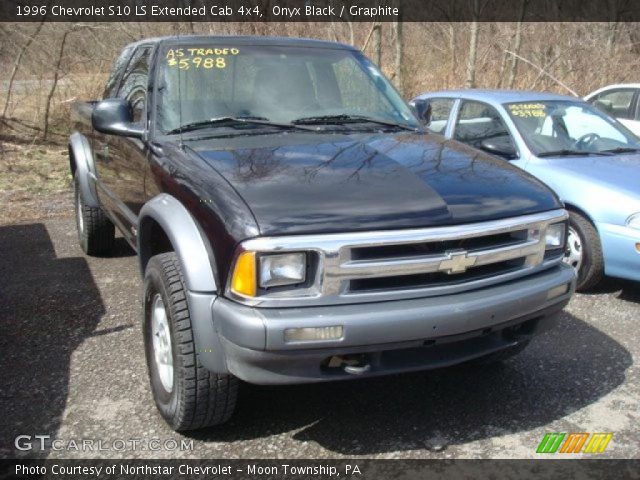1996 Chevrolet S10 LS Extended Cab 4x4 in Onyx Black