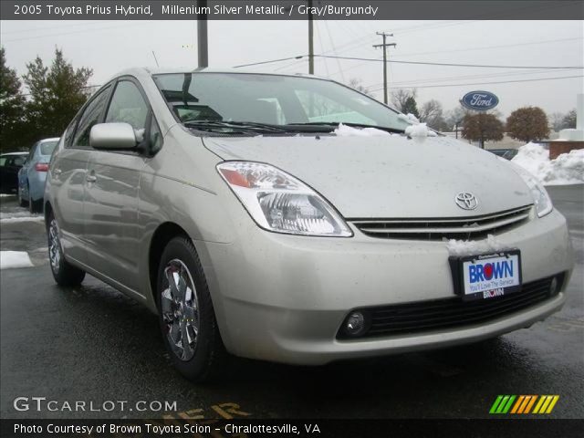 2005 Toyota Prius Hybrid in Millenium Silver Metallic