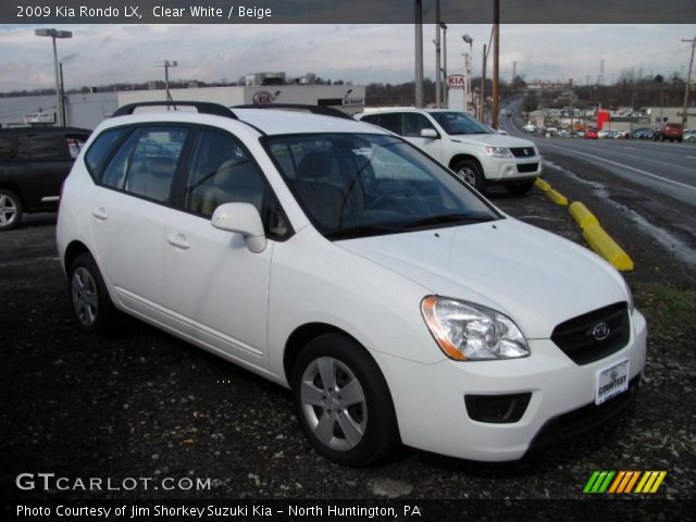 2009 Kia Rondo LX in Clear White