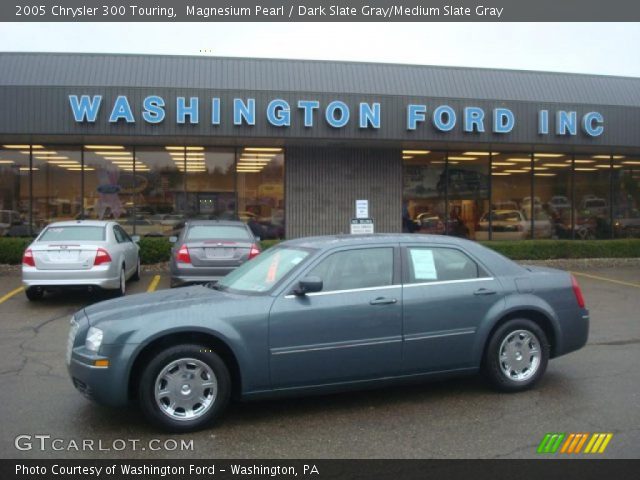 2005 Chrysler 300 Touring in Magnesium Pearl