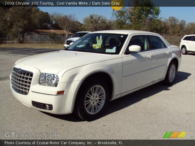 2009 Chrysler 300 Touring in Cool Vanilla White