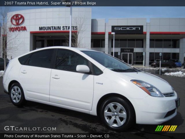2007 Toyota Prius Hybrid in Super White