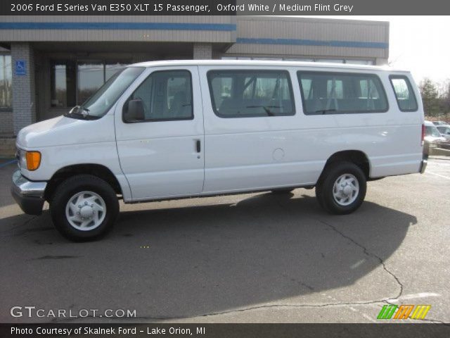 2006 Ford E Series Van E350 XLT 15 Passenger in Oxford White