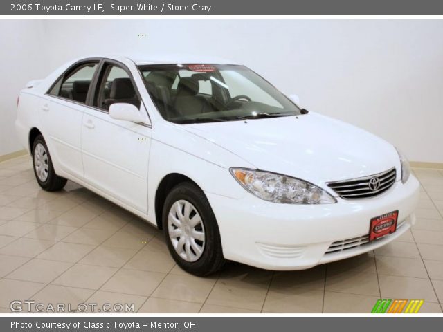 2006 Toyota Camry LE in Super White