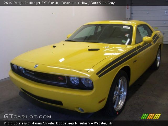 2010 Dodge Challenger R/T Classic in Detonator Yellow