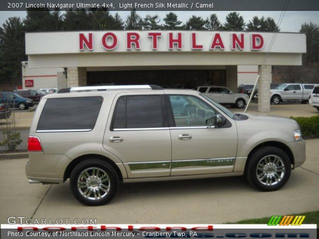 2007 Lincoln Navigator Ultimate 4x4 in Light French Silk Metallic