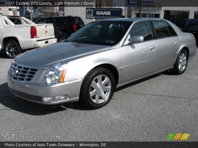 2007 Cadillac DTS Luxury in Light Platinum