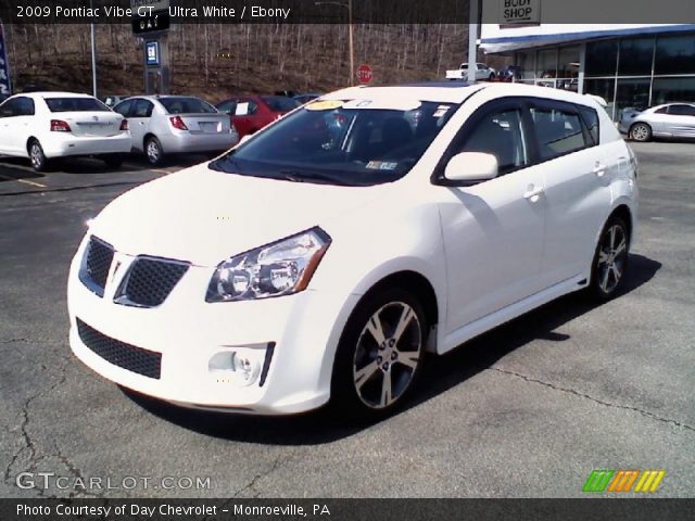 2009 Pontiac Vibe GT in Ultra White