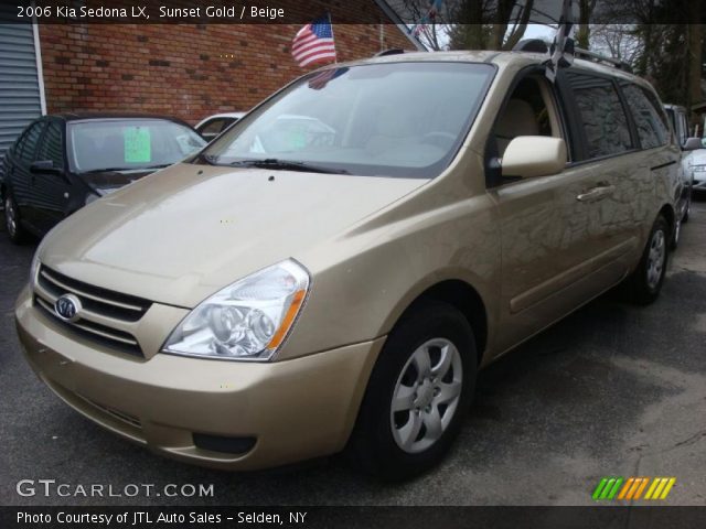 2006 Kia Sedona LX in Sunset Gold