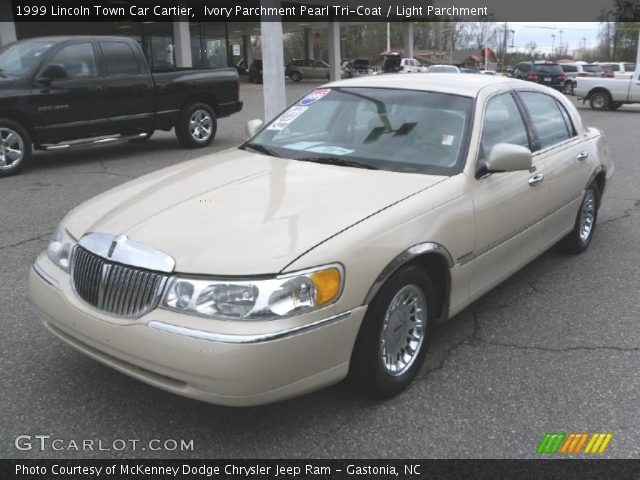 1999 Lincoln Town Car Cartier in Ivory Parchment Pearl Tri-Coat