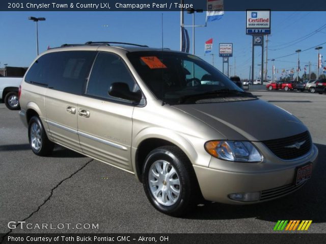 2001 Chrysler Town & Country LXi in Champagne Pearl