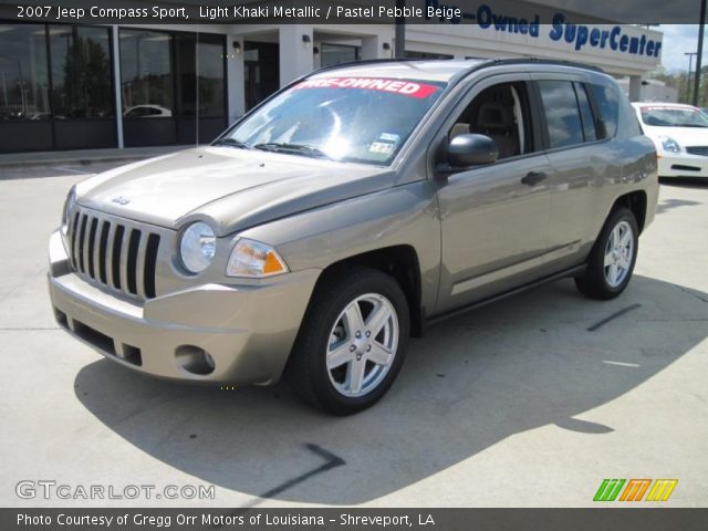 2007 Jeep Compass Sport in Light Khaki Metallic