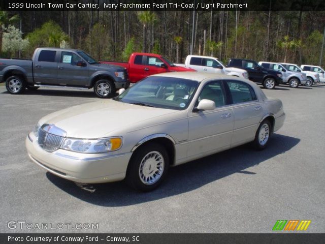 1999 Lincoln Town Car Cartier in Ivory Parchment Pearl Tri-Coat