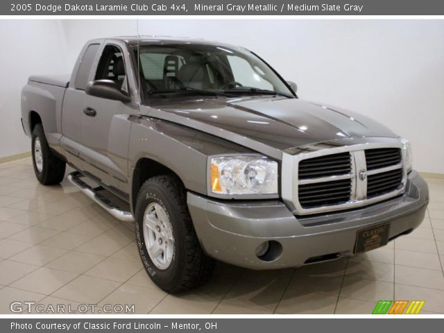 2005 Dodge Dakota Laramie Club Cab 4x4 in Mineral Gray Metallic