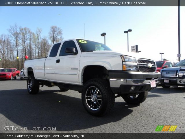 2006 Chevrolet Silverado 2500HD LT Extended Cab in Summit White
