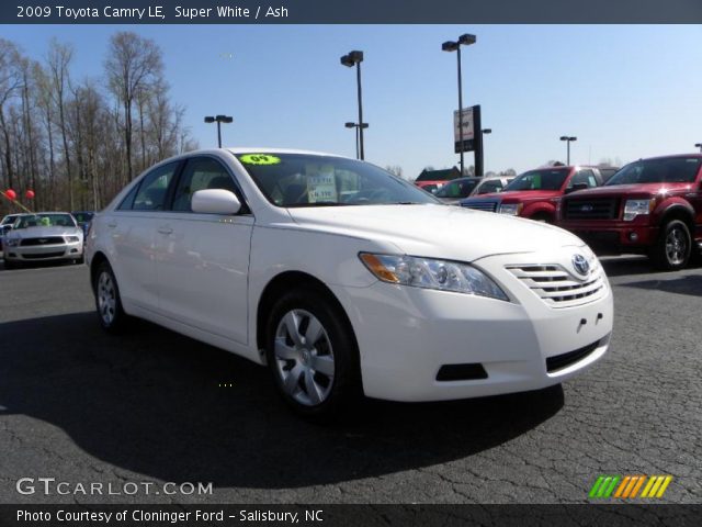 2009 Toyota Camry LE in Super White