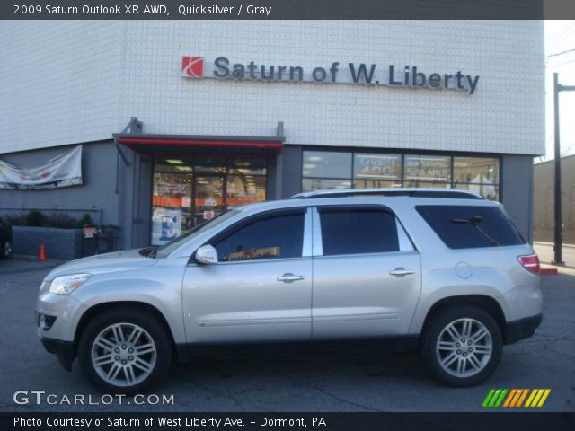 2009 Saturn Outlook XR AWD in Quicksilver