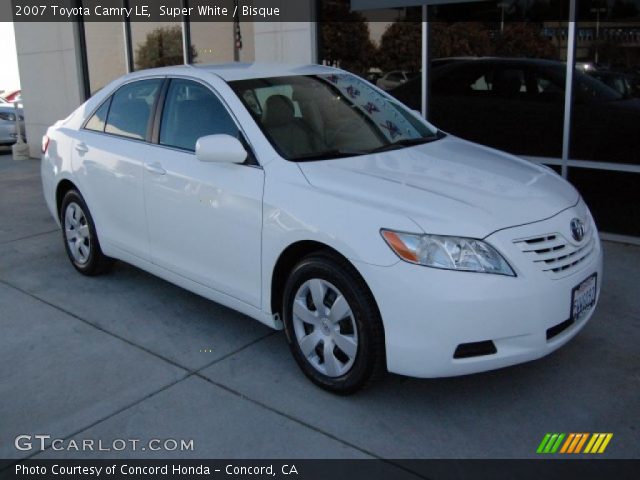 2007 Toyota Camry LE in Super White
