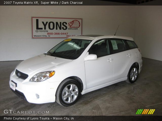 2007 Toyota Matrix XR in Super White