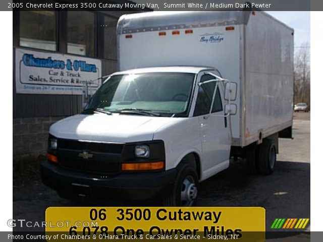 2005 Chevrolet Express 3500 Cutaway Moving Van in Summit White