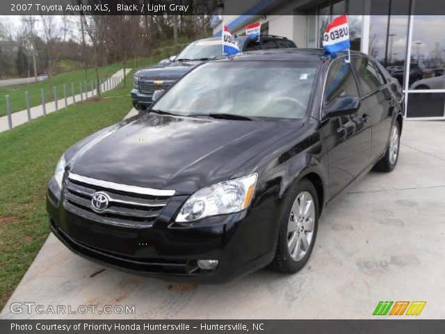 2007 Toyota Avalon XLS in Black