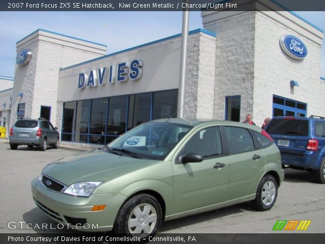 2007 Ford Focus ZX5 SE Hatchback in Kiwi Green Metallic