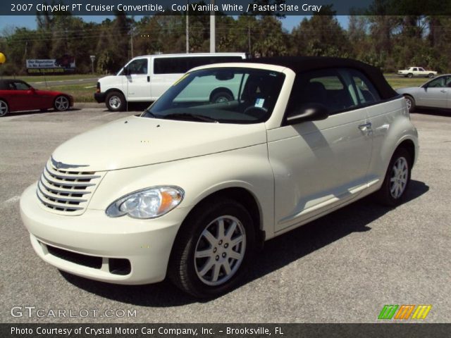2007 Chrysler PT Cruiser Convertible in Cool Vanilla White
