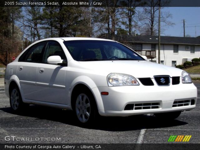 2005 Suzuki Forenza S Sedan in Absolute White