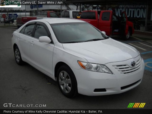 2007 Toyota Camry LE in Super White