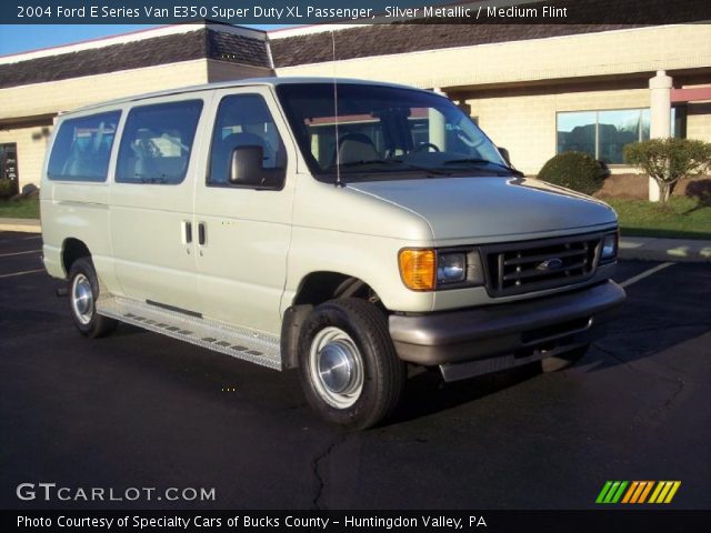 2004 Ford E Series Van E350 Super Duty XL Passenger in Silver Metallic