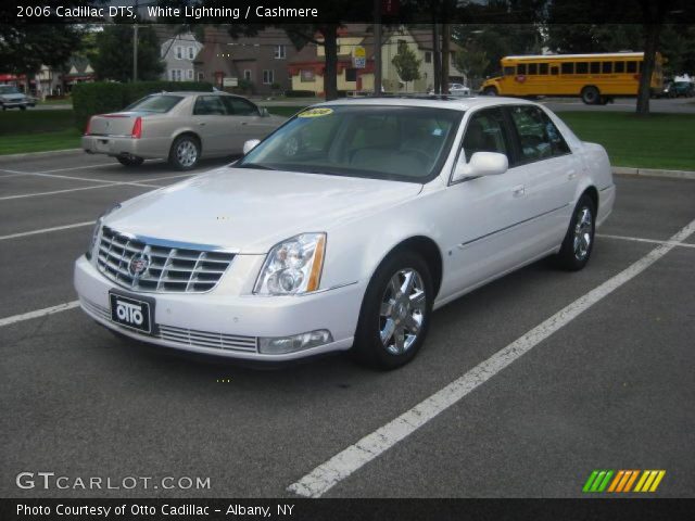 2006 Cadillac DTS  in White Lightning
