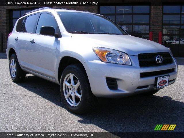 2009 Toyota RAV4 I4 in Classic Silver Metallic