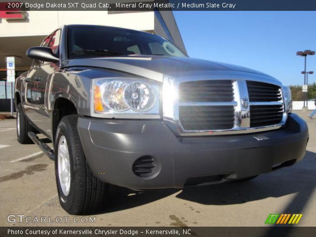 2007 Dodge Dakota SXT Quad Cab in Mineral Gray Metallic