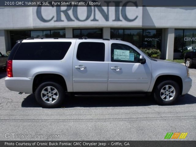 2010 GMC Yukon XL SLE in Pure Silver Metallic
